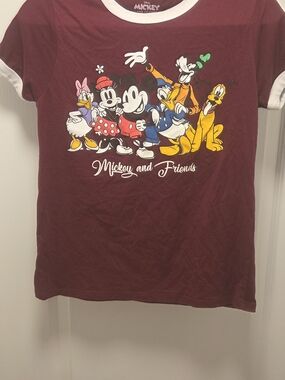 Disney Mickey and Friends Maroon Tee with White Trim Size Women's LARGE